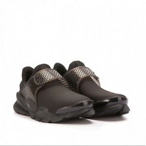 NIKE Sock Dart Triple Black (Used)